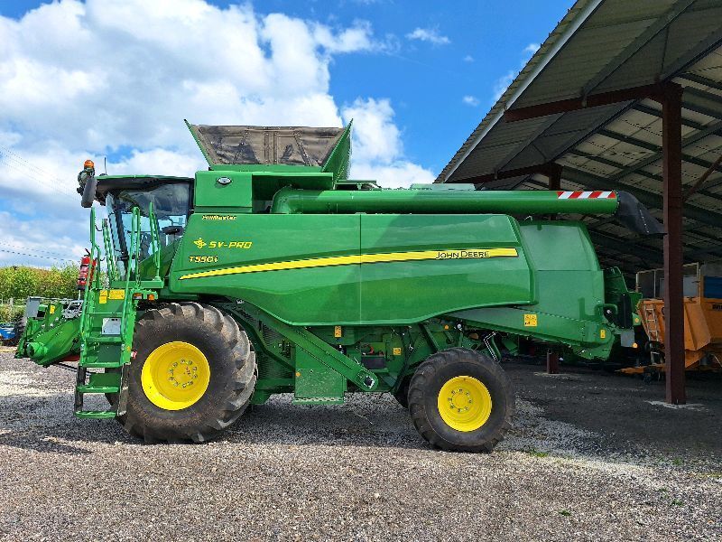John Deere T 550 HM Combine harvester €230,000