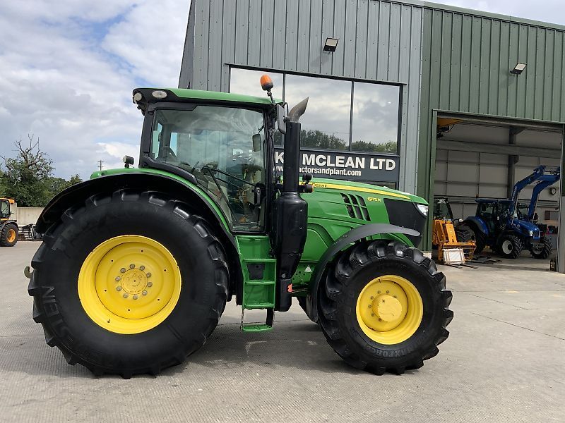 E-FARM: John Deere 6175 R - Traktor - id SRUU1M4 - 49.850 € - Baujahr: 2017 - Abgelesene Motorstunden: 10.644,Motorleistung (PS): 164,Vereinigtes Königreich
