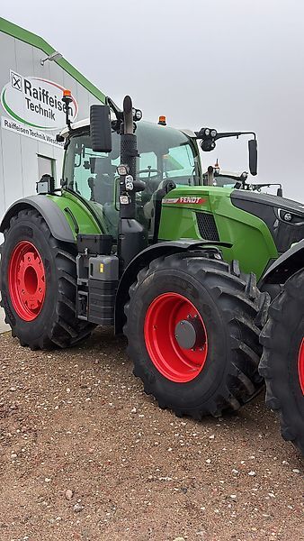 Fendt 728 Vario Profi Plus Tractor €231,500