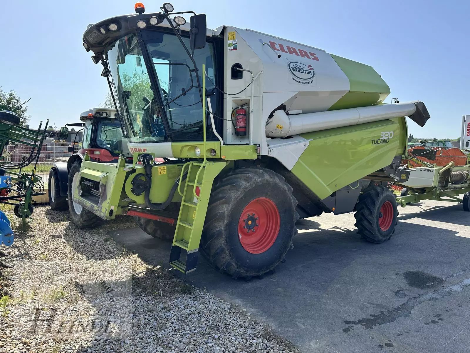 E-FARM: Claas Tucano 320 - Kombajn zbożowy - id FEPD8WE - Rok produkcji: 2011 - Motogodziny: 2150,Moc silnika: 210,Austria