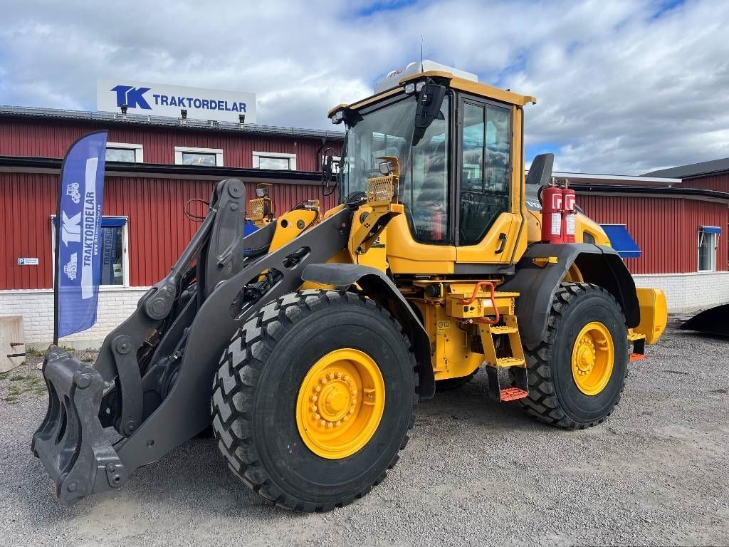 E-FARM: VOLVO l 90 h - Chargeuse sur pneus - id HMRUZP3 - Année: 2019 - Lecture du nombre d'heure: 10 560,Suède