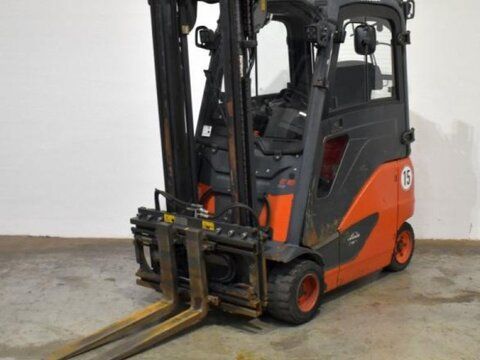 E-FARM: Linde e 18 ph evo 386-02 - Viljuškari - id KIARFR4 - 9950 € - Godina proizvodnje: 2015 - Radni sati motora: 5.069,Nemačka