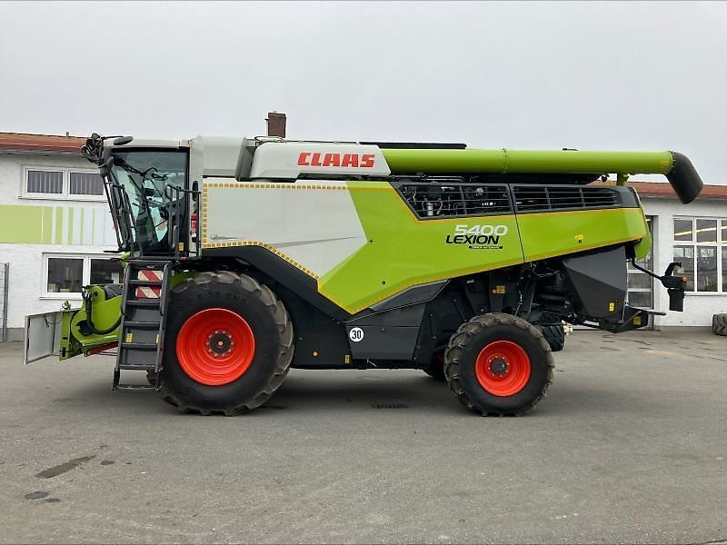 Claas Lexion 5400 Combine harvester €244,900
