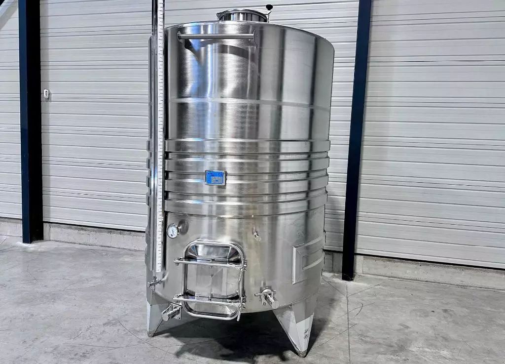 E-FARM: sonstige | cuve acier inox 304 - fermée - 43 hl - Equipamiento para huertos y viñedos Otros - id IQ76CIQ - 6820 € - Año: 2022 - Francia