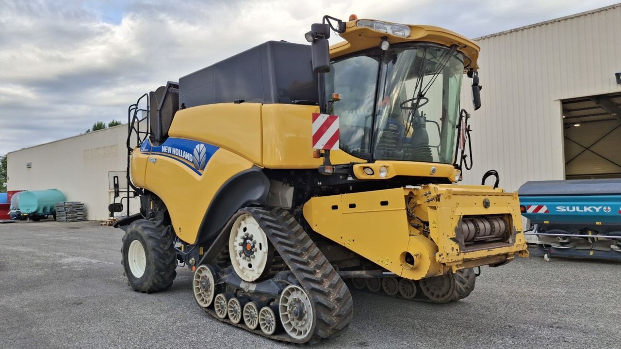 New Holland cr 9070 Combine harvester €115,000