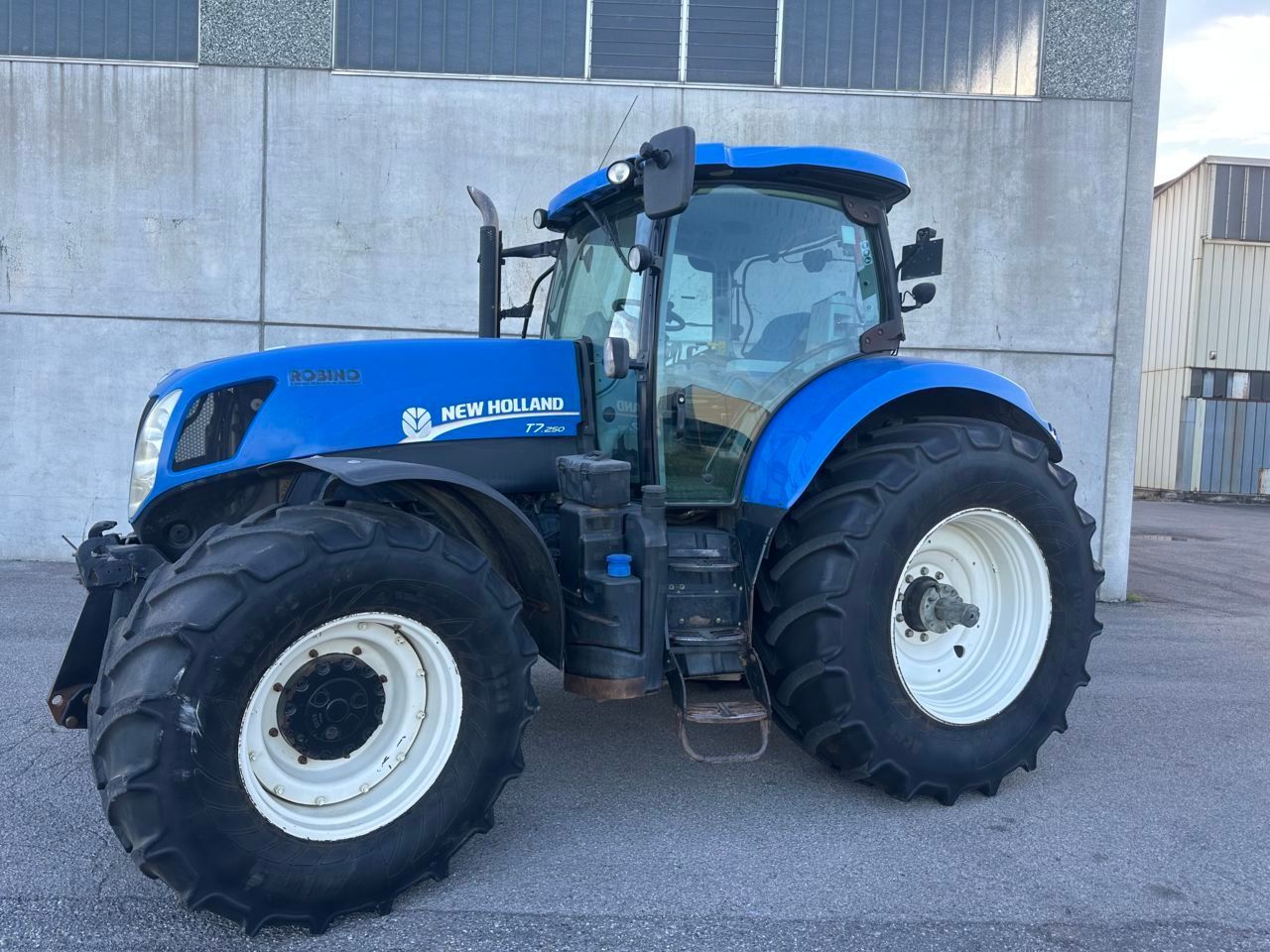 New Holland T7.250 Traktorius 64 900 €
