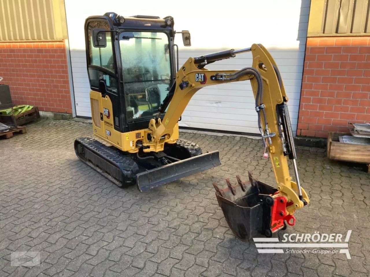 E-FARM: Caterpillar 302 cr inkl. tieflöffel - Koparka - id L6T3ME5 - 33 885 € - Rok produkcji: 2021 - Moc silnika: 22,Niemcy
