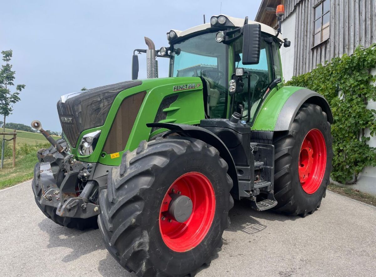 Fendt 828 Vario Profi Plus Traktor 112 000 €