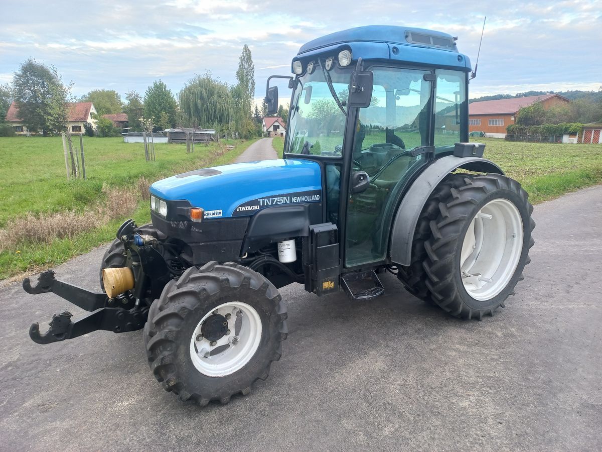 E-FARM: New Holland TN75 - Tractor - id I3YUYYT - 32.000 € - Año: 2003 - Horas: 4950,Potencia del motor: 72,Austria