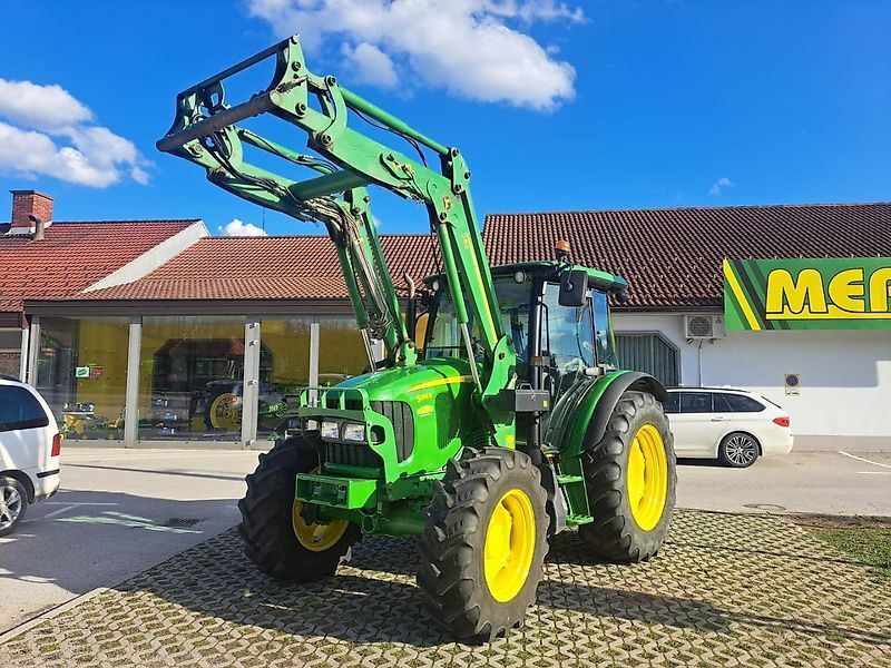 E-FARM: John Deere 5090 R - Traktor - id RSB32DH - Baujahr: 2009 - Abgelesene Motorstunden: 9.235,Motorleistung (PS): 99,Slowenien
