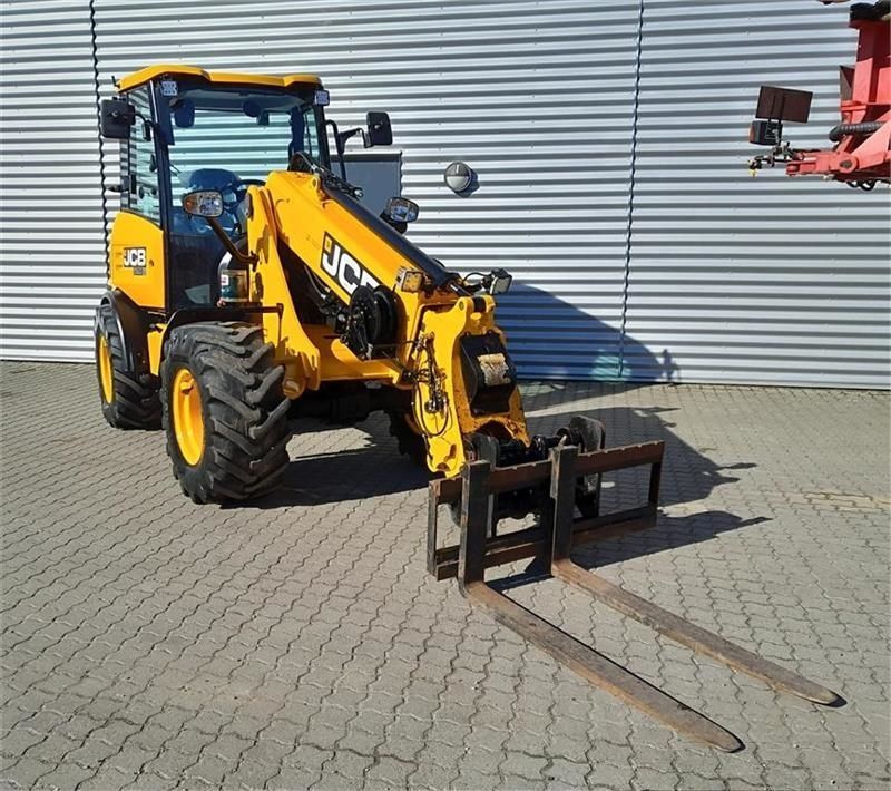 E-FARM: JCB tm180 telelæsser - Miniładowarka - id GECLXMV - 78 425 € - Rok produkcji: 2021 - Dania