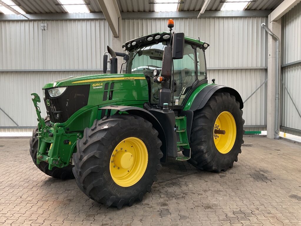 John Deere 6250 R Tractor €69,900