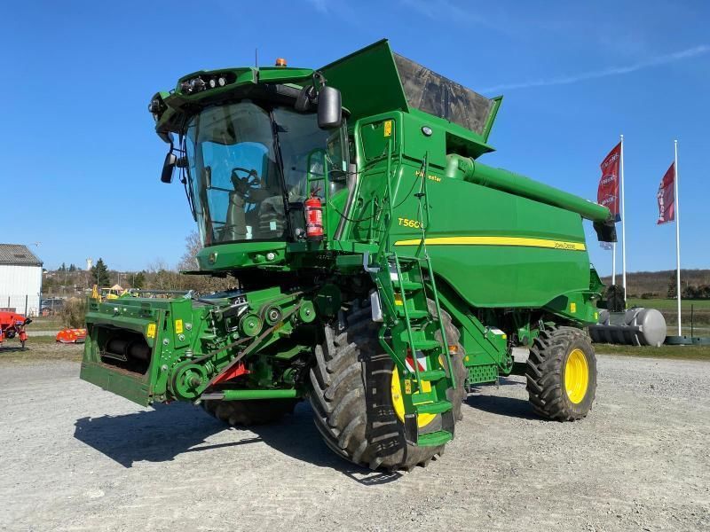 John Deere T 560 HM Combine harvester €245,000