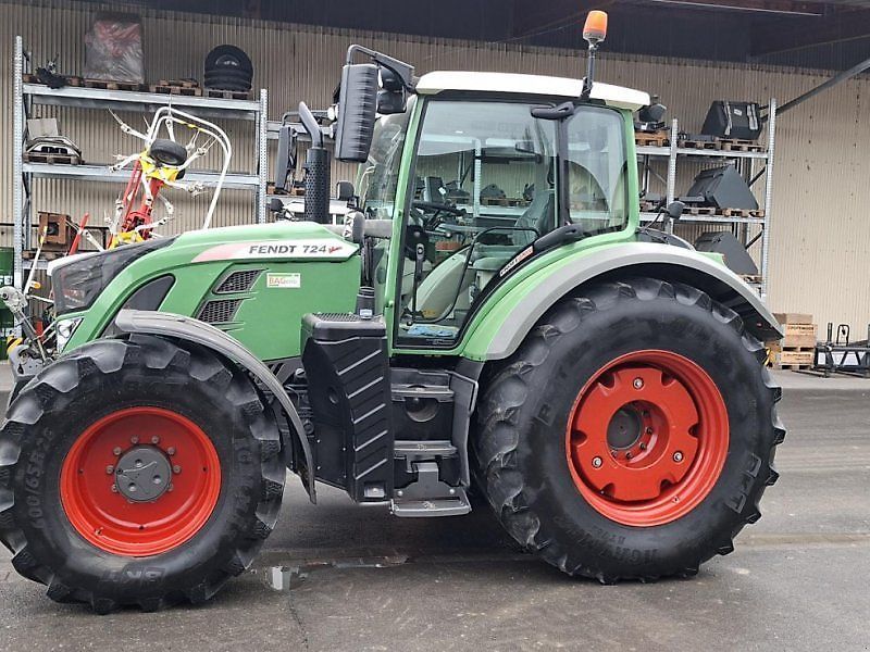 Fendt 724 Vario Profi Plus Трактор 96 500 €