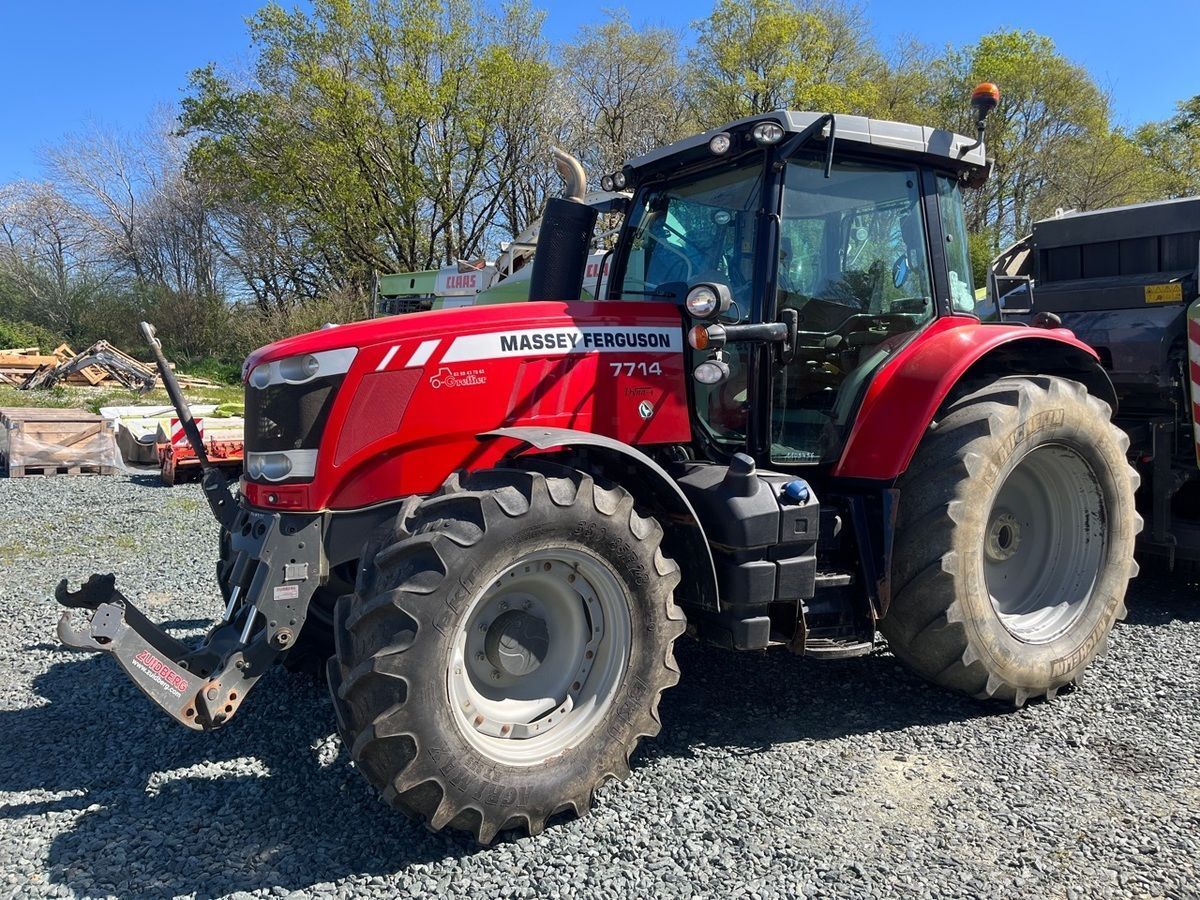 Massey Ferguson 7714 Tractor €42,700