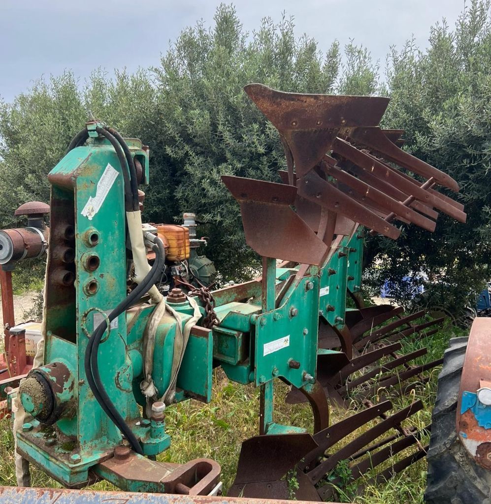 E-FARM: Pietro Moro europa - Aratro - id DHFZCHM - 5.900 € - Anno di costruzione: 1998 - Italia