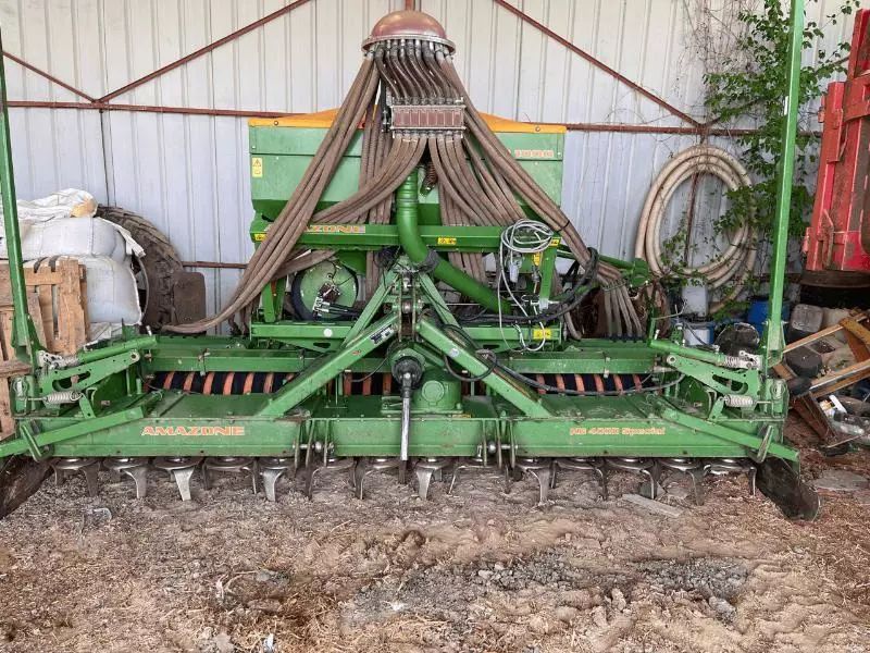 E-FARM: Amazone adp 402 - Drillkombination - id U6YIGQY - 16.500 € - Baujahr: 2012 - Frankreich
