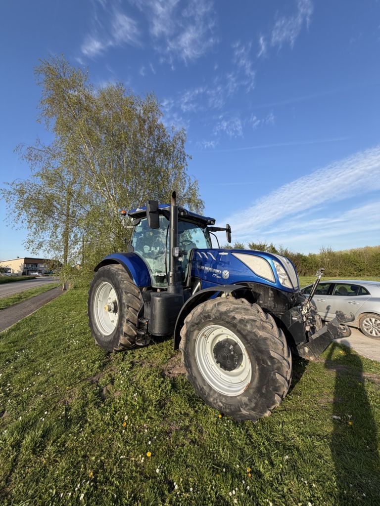 New Holland T7.230 AC Трактор 94 000 €