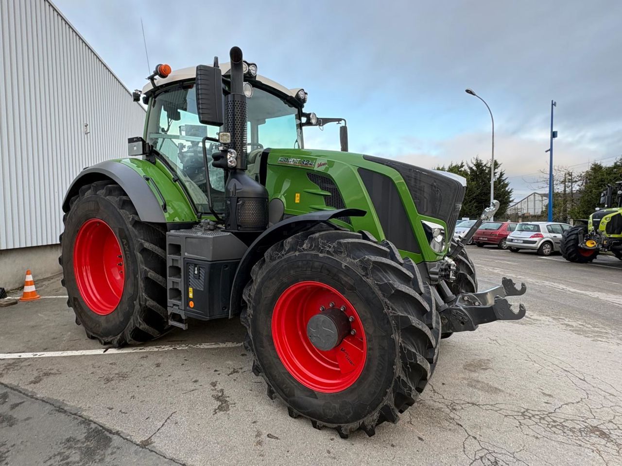 Fendt 824 Vario Profi+ Tractor €155,900