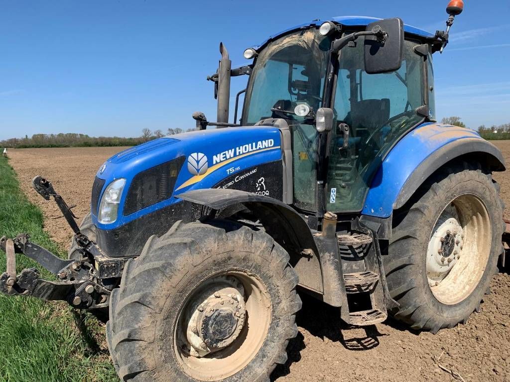 E-FARM: New Holland T5.115 - Трактор - id 5ZRVDI9 - 36 000 € - Година на построяване: 2014 - Работни часове на двигателя: 48 000,Мощност на двигателя (HP): 115,Франция