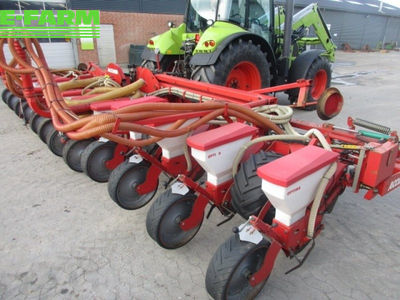 E-FARM: Kverneland 12 rk. accord optima med fronttank df 2 - Precision drill - id BJLMG74 - €4,019 - Year of construction: 2004