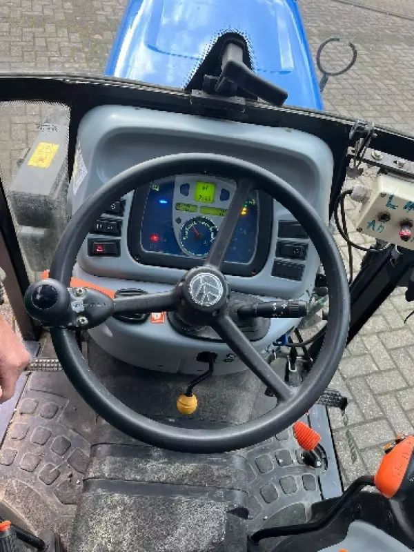 New Holland T4.85 Τρακτέρ 35.321 €