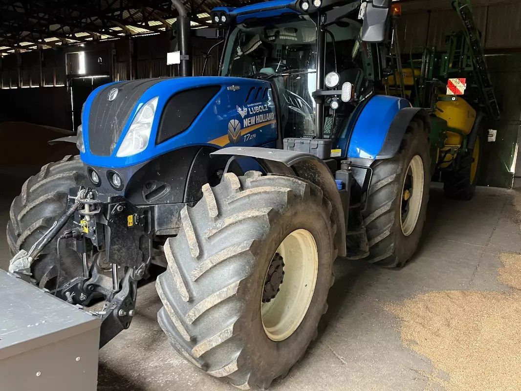 New Holland T7.270 AC Traktori 89 500 €