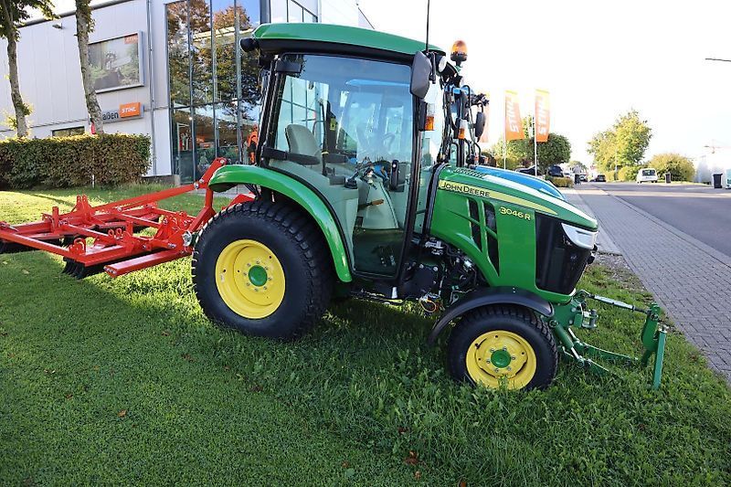 John Deere 3046 R Tractor 51.900 €