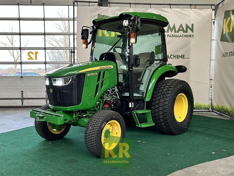 John Deere 4066 R Traktor