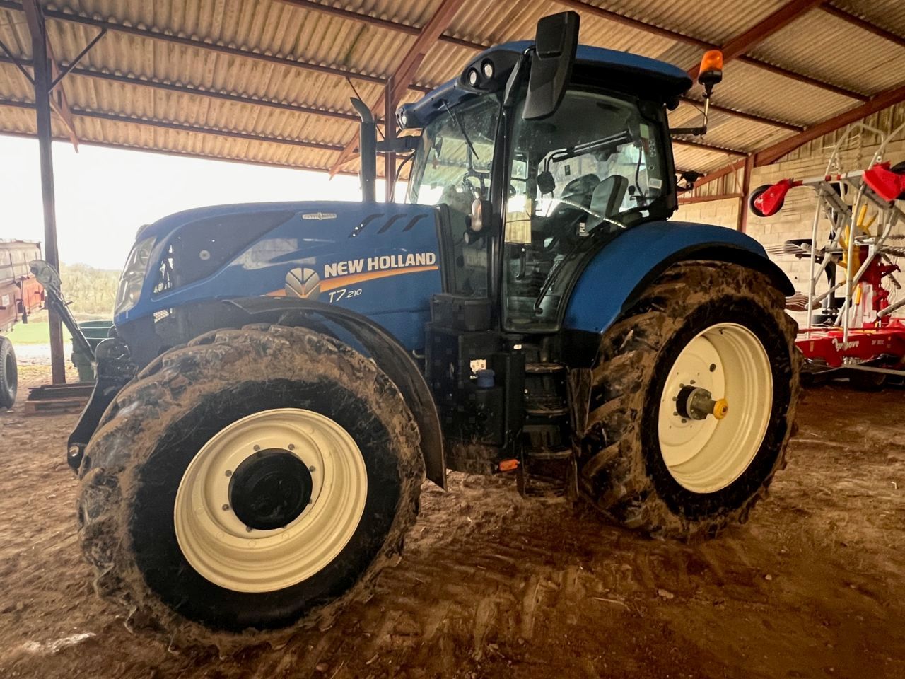E-FARM: New Holland T7.210 - Traktor - id VBGUICD - 79.000 € - Produktionsår: 2020 - Motortimer: 3.500,Motoreffekt (HP): 180,Frankrig