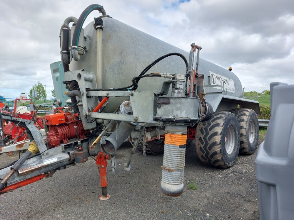 E-FARM: Pichon tci 14200 - Epandeur à lisier automoteur - id QZJDG2L - 19 000 € - Année: 2007 - France