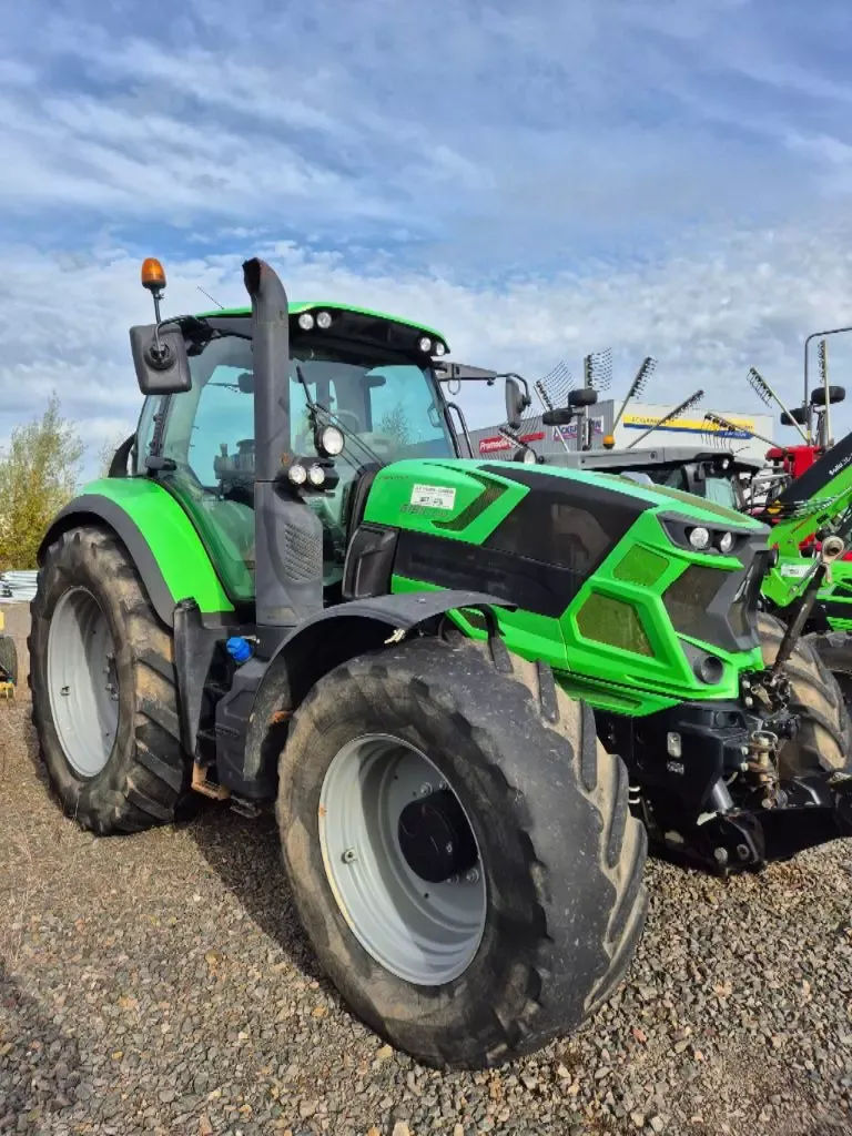 E-FARM: Deutz-Fahr Agrotron 6185 - Tractor - id U9V2MLC - €55,000 - Year of construction: 2016 - Engine hours: 4,500,Engine power (HP): 185,France
