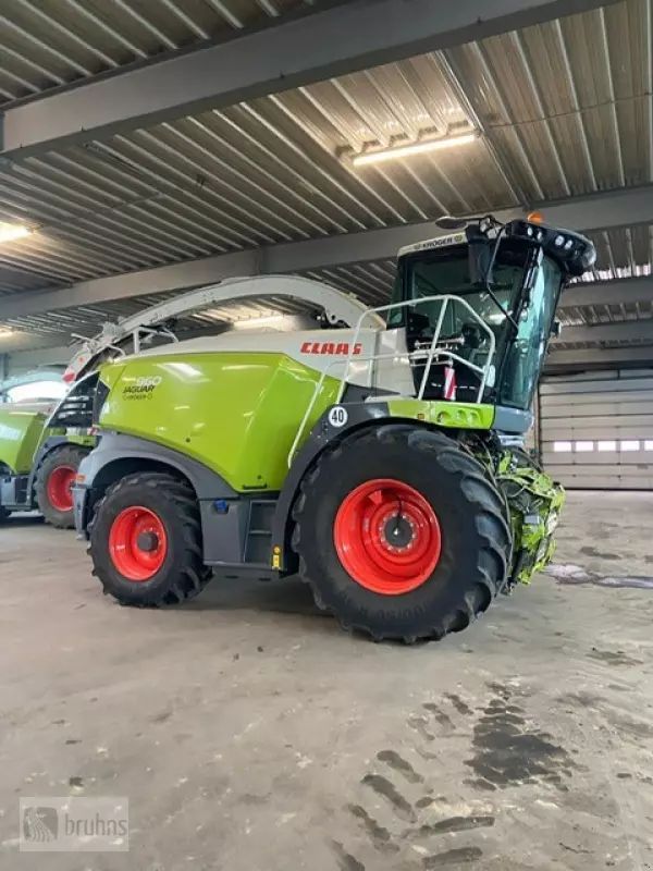 Claas Jaguar 960 Ensileuse automotrice 370 000 €