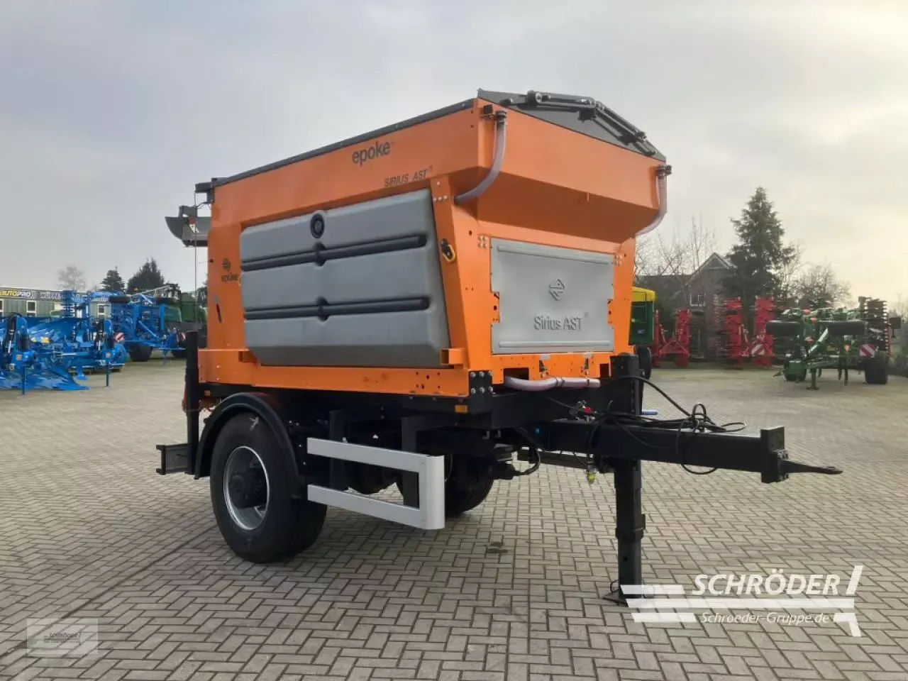 E-FARM: sonstige epoke - einachs-streuanhänger st 3.800 s - Equipamiento municipal - id PN3PN3K - 39.900 € - Año: 2020 - Alemania