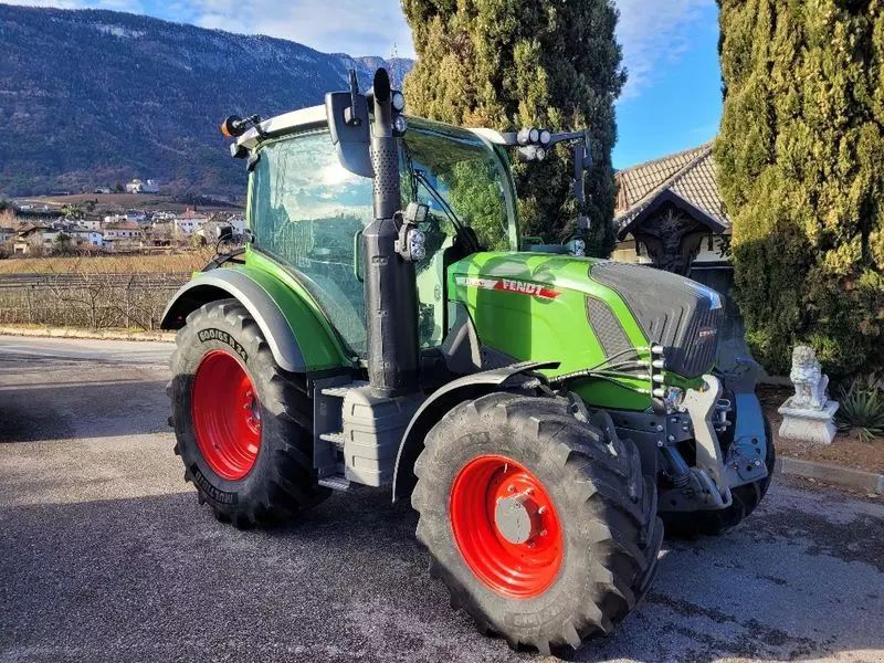 E-FARM: Fendt 311 Vario - Tractor - id AFDD8DY - Year of construction: 2021 - Engine hours: 1,650,Engine power (HP): 112,Italy