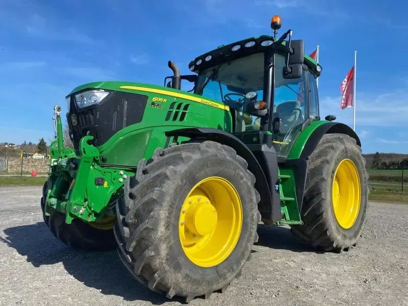 E-FARM: John Deere 6135 R - Tractor - id FWHDCV5 - €90,000 - Year of construction: 2020 - Engine hours: 2,100,Engine power (HP): 135,France