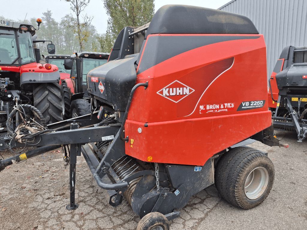 E-FARM: Kuhn VB 2160 - Presse à balles - id WCJULLI - 22 000 € - Année: 2017 - Balles produites: 14 822,France