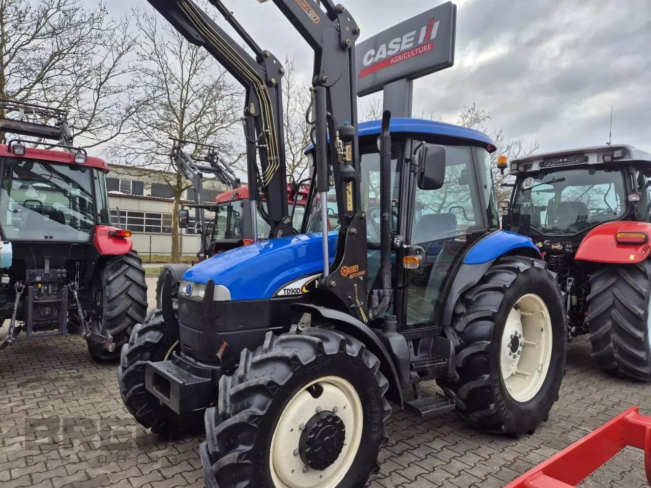 E-FARM: New Holland TD90 D - Tractor - id WNMZYFS - Año: 2004 - Horas: 1892,Potencia del motor: 90,Alemania