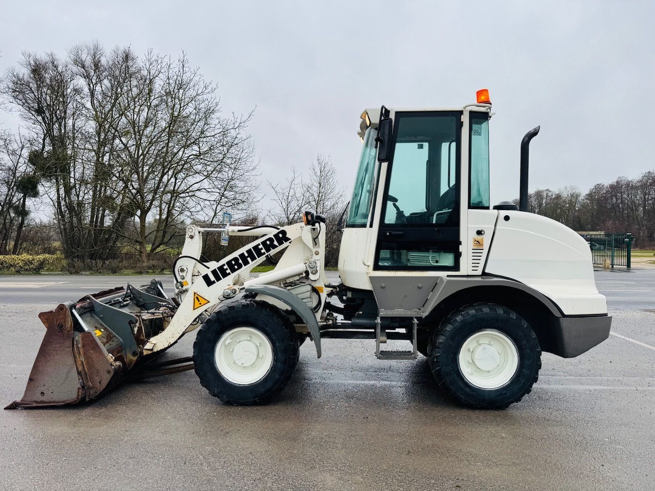 Liebherr l506 Ładowarka kołowa 16 900 €