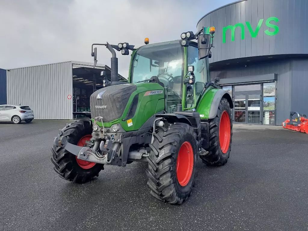 E-FARM: Fendt 313 Vario - Traktor - id JZSBEZ7 - Baujahr: 2018 - Abgelesene Motorstunden: 2.760,Motorleistung (PS): 130,Frankreich