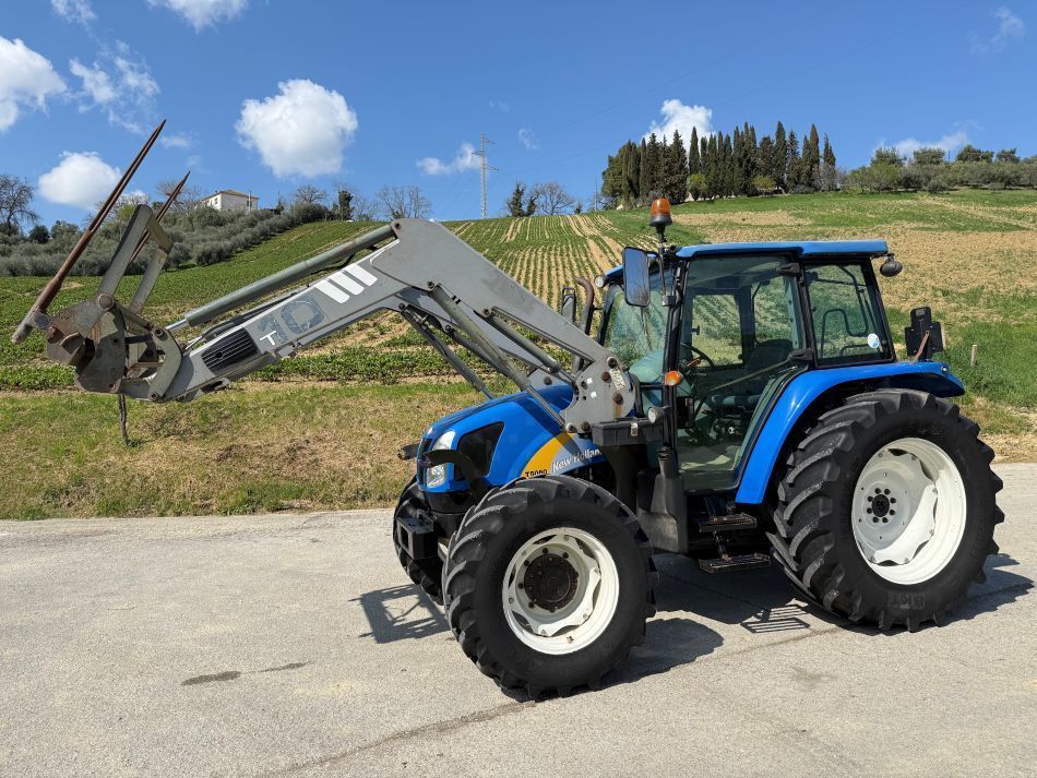 New Holland T 5060 Traktor 33 500 €