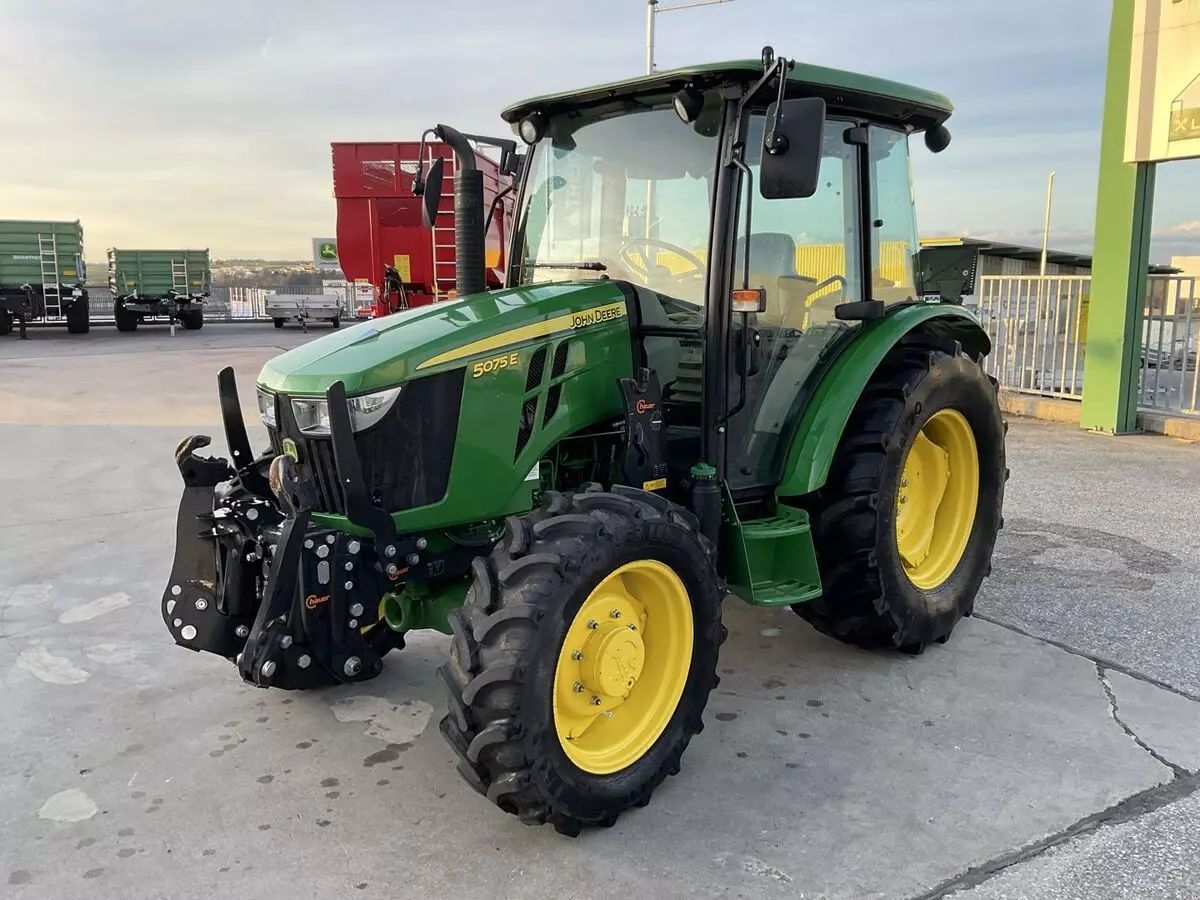 John Deere 5075 E Tractor 38.900 EUR