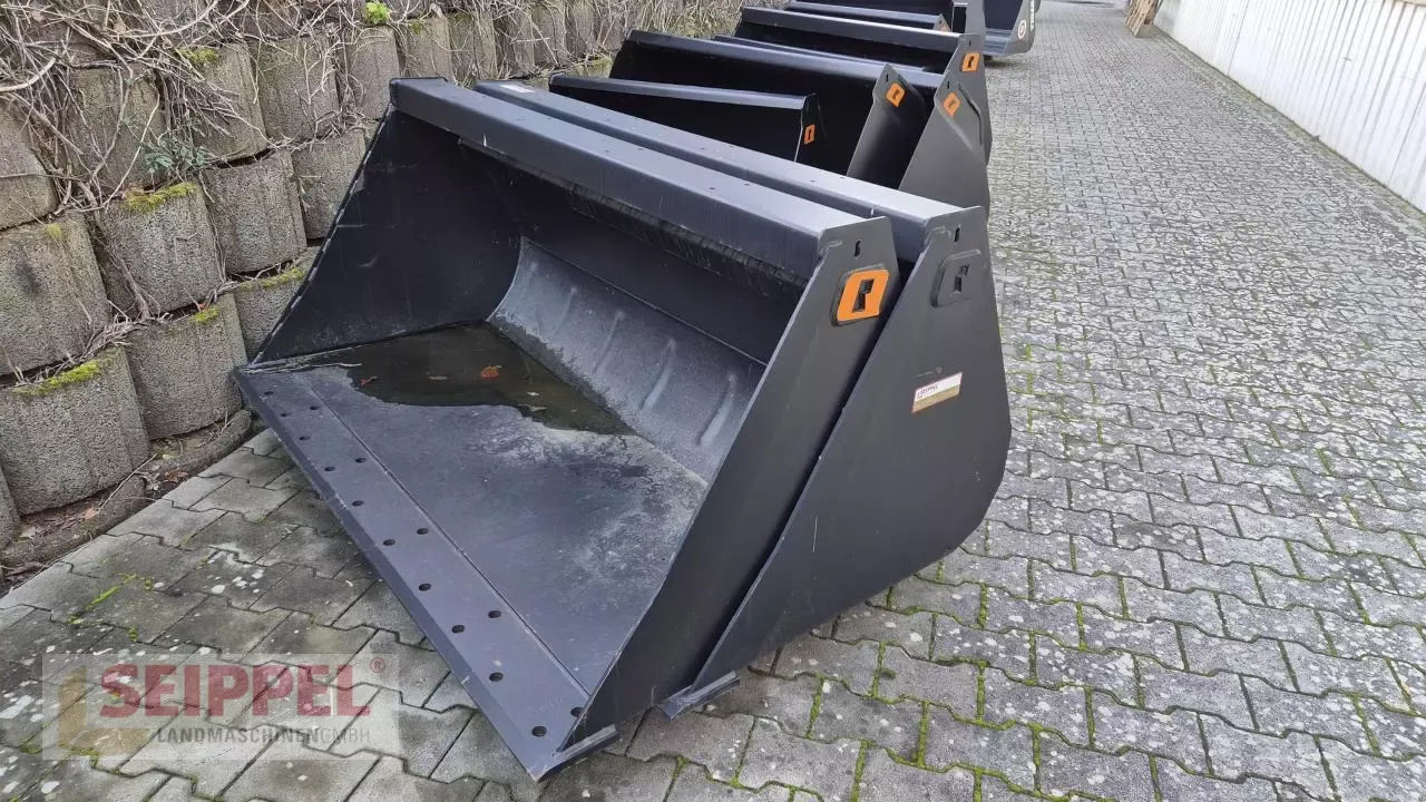 Alö schaufel 180 sm+ Attachment €1,092