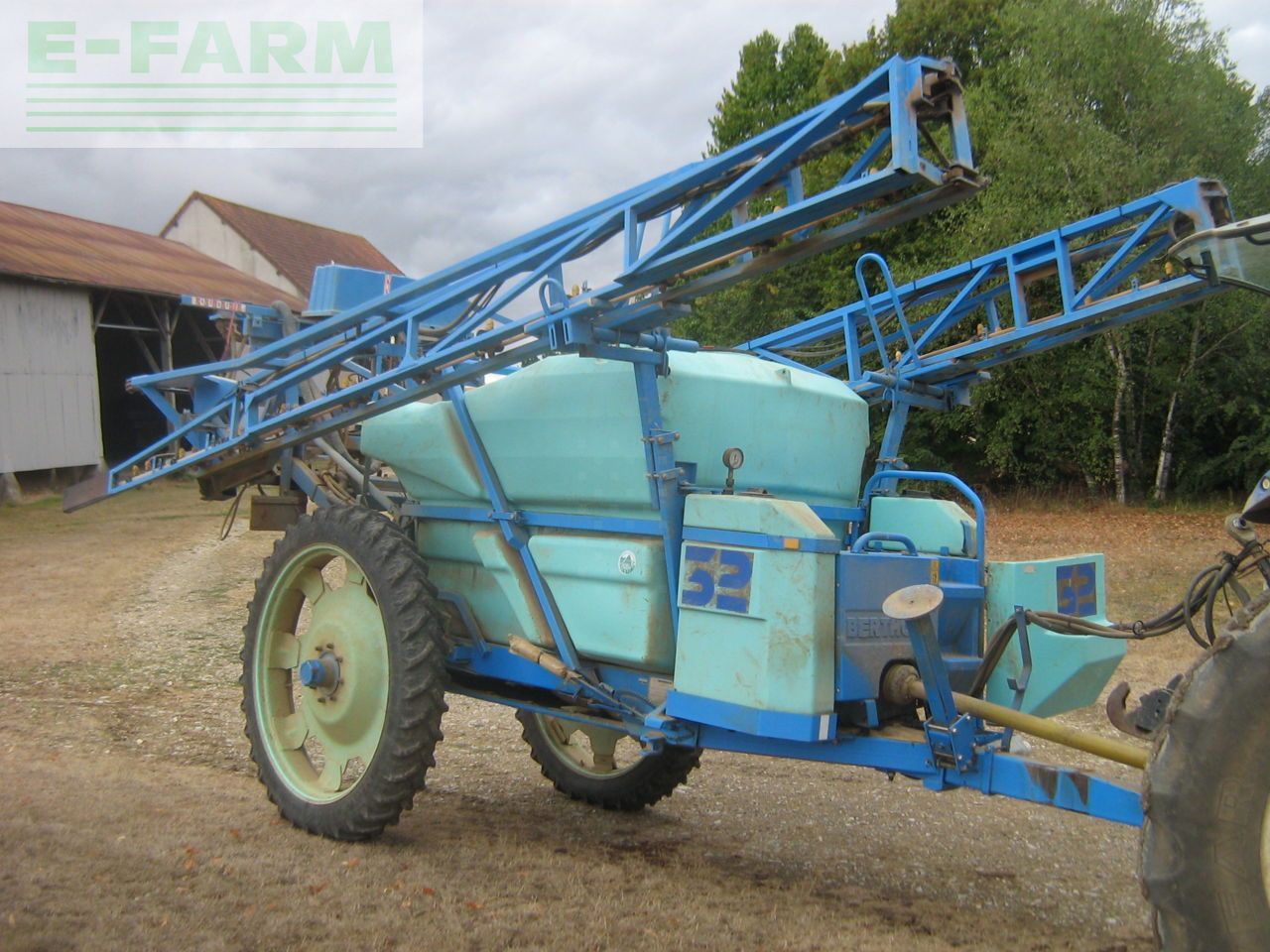 E-FARM: Berthoud Racer 3200 - Pulverizador - id HQ5PNFG - 7500 € - Año: 1998 - Francia
