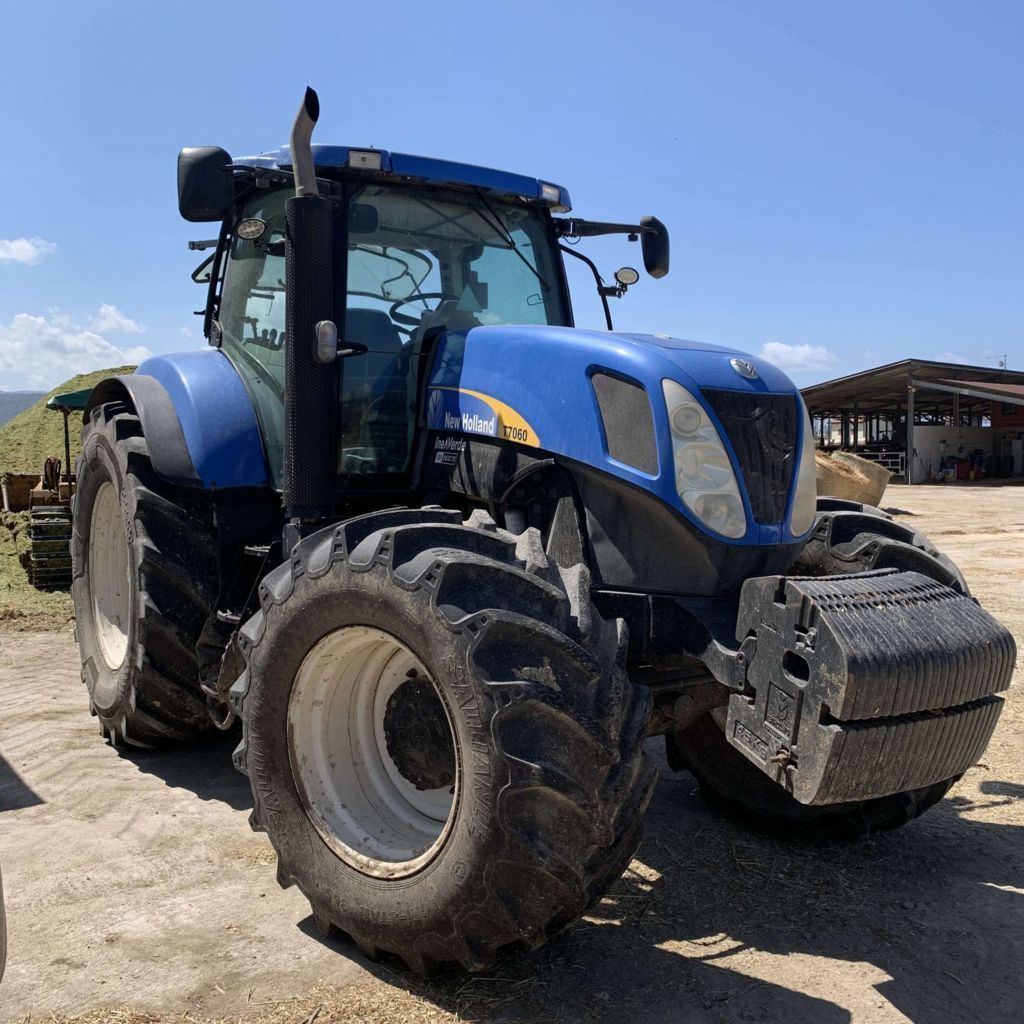 New Holland T 7060 Traktor 48 900 €