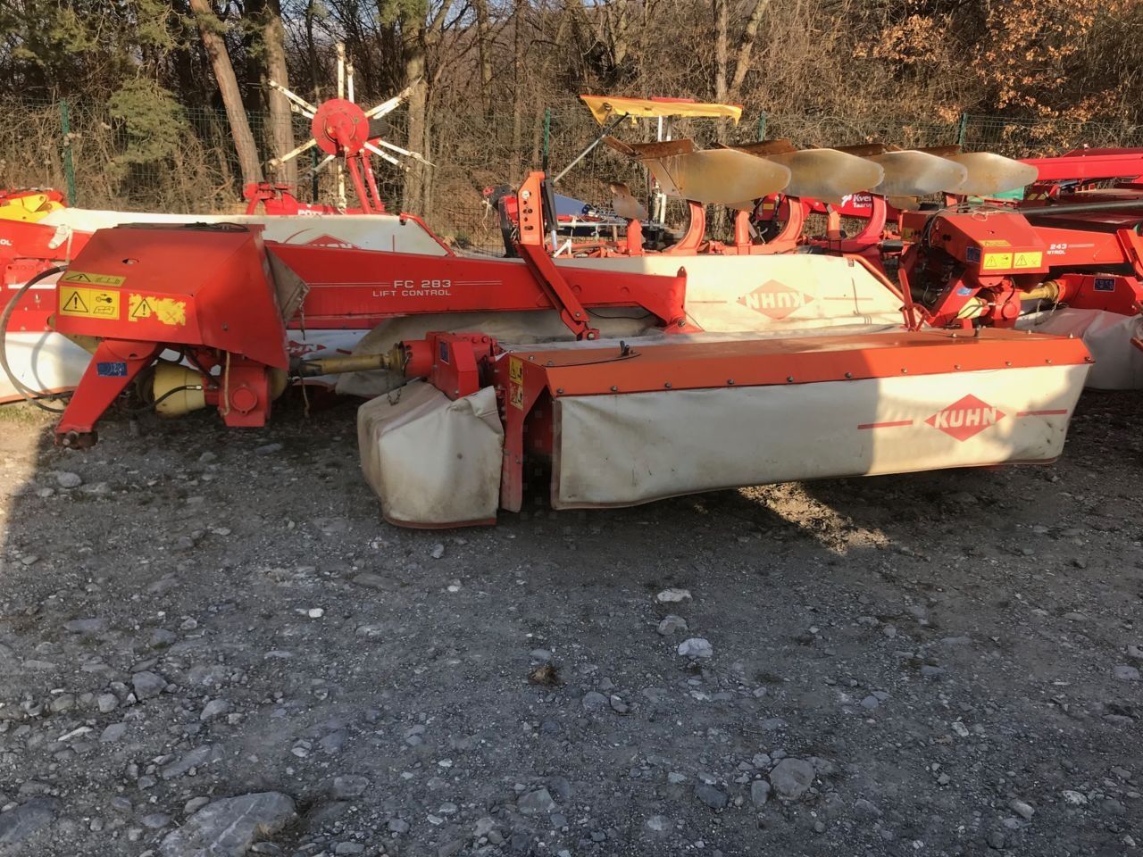 E-FARM: Kuhn fc 283 - Mower - id ASMZUKF - €5,000 - Year of construction: 2004 - France