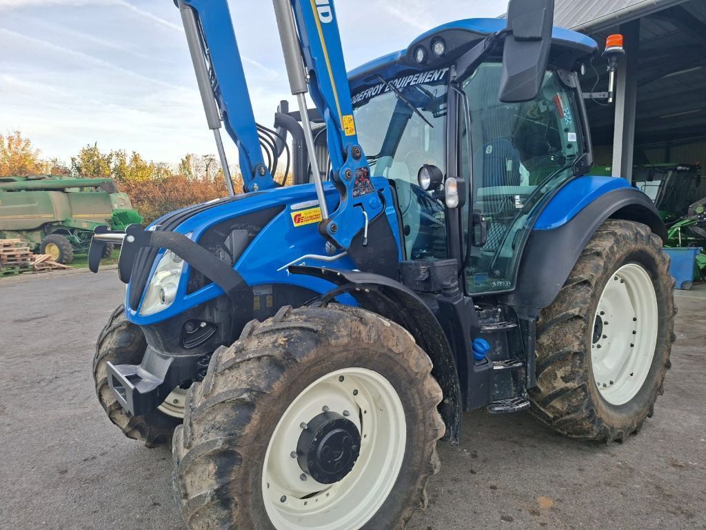New Holland T5.120 Tractor €75,000