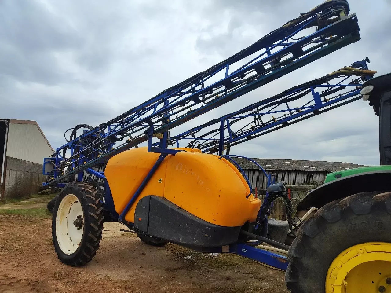 E-FARM: Caruelle olympia 320s - Pulverizador - id ECRVSWH - 14.000 € - Año: 2008 - Francia
