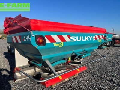 E-FARM: Sulky-Burel x44 - Epandeur d'engrais - id ATL7IDZ - 7 900 € - Année: 2012