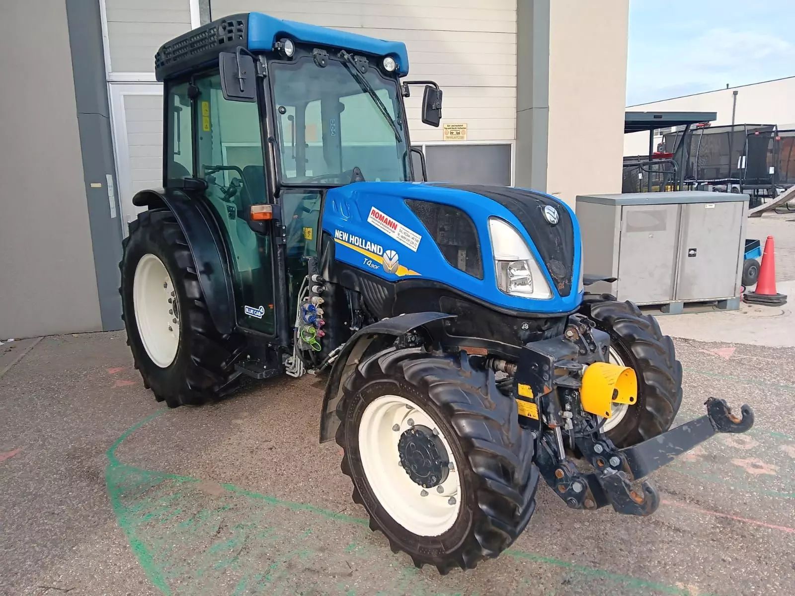 New Holland T4.90 F Трактор 44 000 €